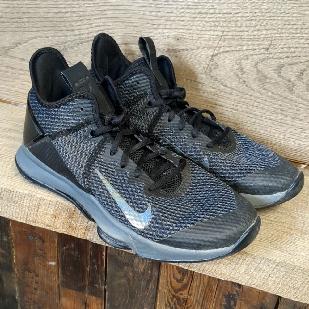 Nike LeBron Witness Athletic Tennis Shoes Men's Size 8